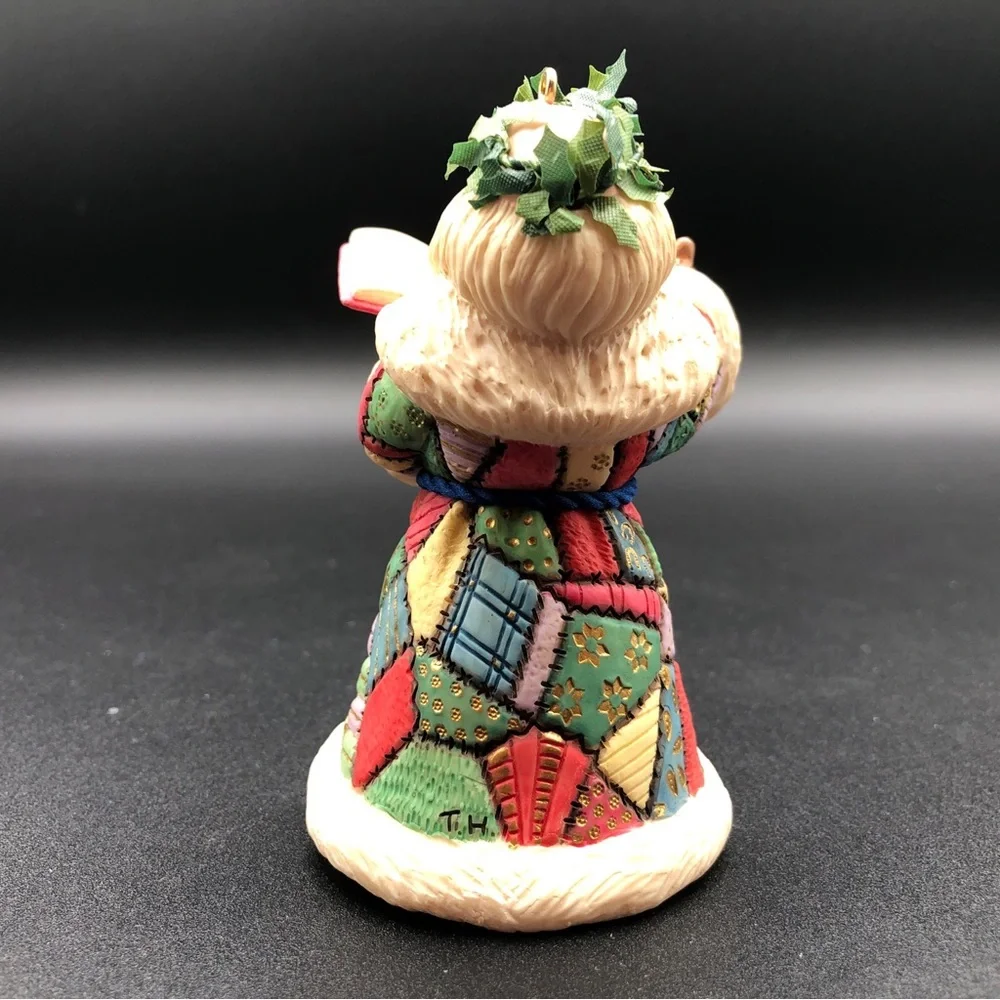 Hallmark Keepsake Ornament 2000 Toy Shop Serenade Handcrafted Santa Claus‎